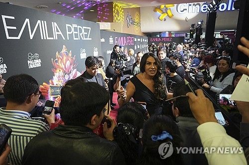 고국 찾은 '에밀리아 페레즈' 멕시코 배우 카를라 소피아 가스콘