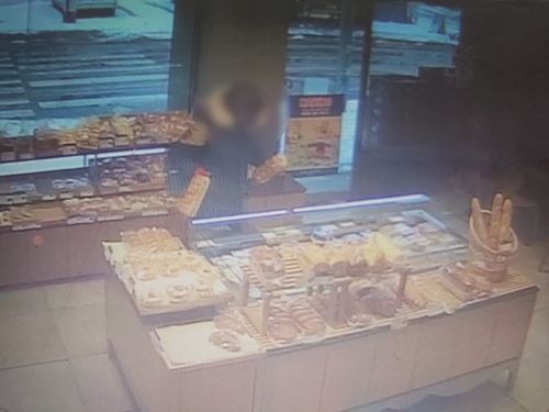 빵 훔치는 노숙인