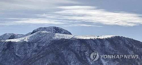어승생악 정상에서 본 백록담