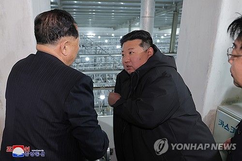 김정은, 핵물질 생산기지·연구소 현지지도