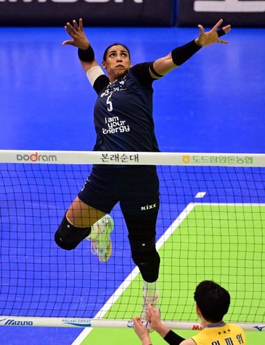 GS칼텍스의 주포 실바의 공격 장면 