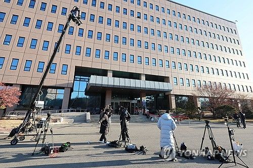 윤 대통령 영장 집행나선 공수처