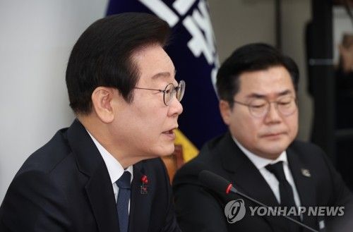 발언하는 이재명 대표