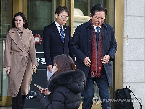 첫 탄핵심판 재판 마친 정청래 단장