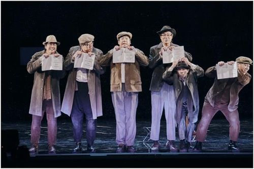 2023년 국립오페라단 솔리스트 바리톤 이천초, 베이스 최공석, 바리톤 박은원, 베이스 박의현, 테너 강도호(왼쪽부터)가 국립오페라단 정기공연 '한여름 밤의 꿈' 무대에서 연기하고 있다.[국립오페라단 제공. 재판매 및 DB 금지] 