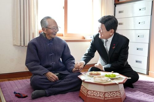 김광수 제주교육감, 강태선 애국지사 위문