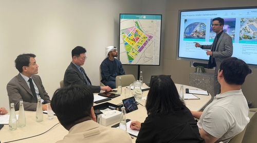 친환경 스마트 도시 마스다르 시티 방문한 김진태 지사