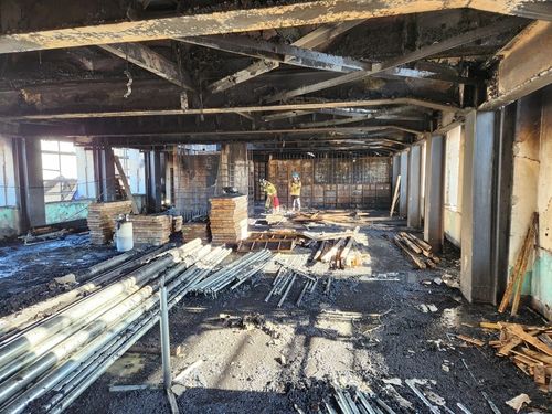 불에 그을린 옛 전남도청 경찰국 복원 공사 현장