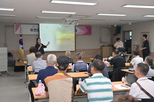 유언 작성 교육하는 이주언 변호사