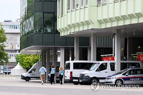 지난해 8월 테러 위험에 공연이 취소된 오스트리아 빈의 테일러 스위프트 공연장 모습