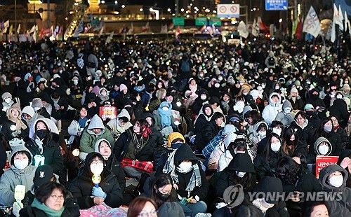 관저 앞에서 열린 윤석열 대통령 체포 촉구 집회