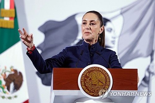 아침 정례 기자회견 하는 멕시코 대통령