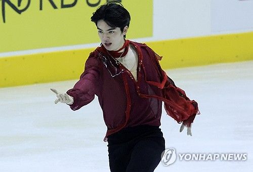 연기 펼치는 차준환