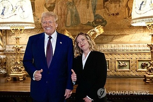 트럼프 당선인(왼쪽)과 멜로니 총리