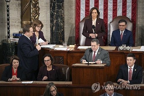상·하원 합동회의 주재하는 해리스 부통령