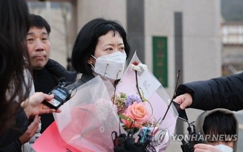 '무기수에서 재심 무죄'…교도소 나오는 김신혜
