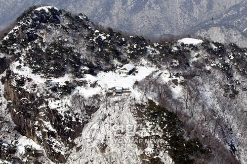 눈 덮인 계룡산