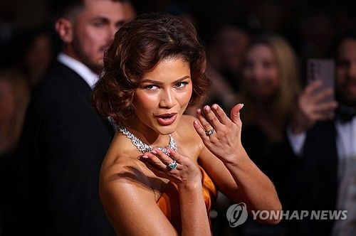 반지 낀 젠데이아