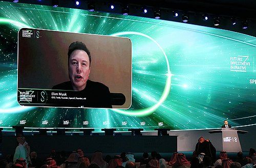 일론 머스크 등장