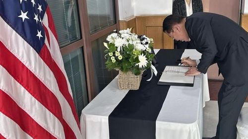 지미 카터 전 미국 대통령 조문하는 권영세 비대위원장