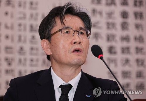 질의에 답하는 오동운 공수처장