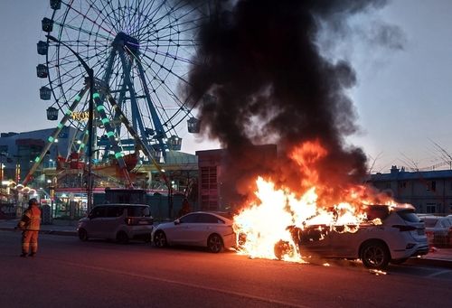 인천 월미테마파크 부근 도로서 차량 화재