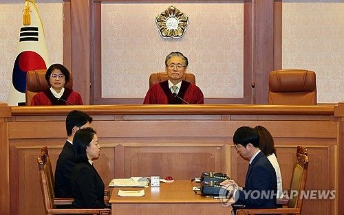 2차 변론준비기일 참석한 김형두 헌법재판관과 김복형 헌법재판관