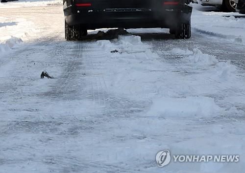 눈길에 엉금엉금