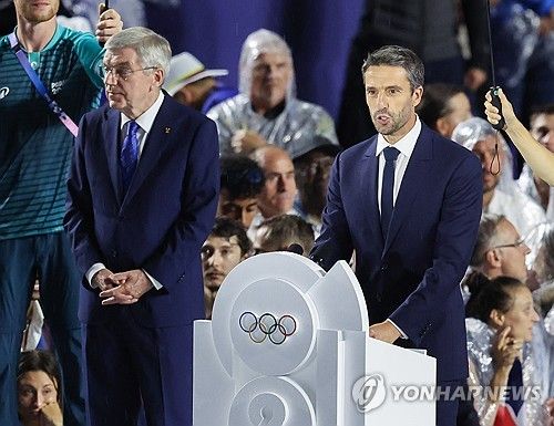 환영사 하는 토니 에스탕게 대회 조직위원장