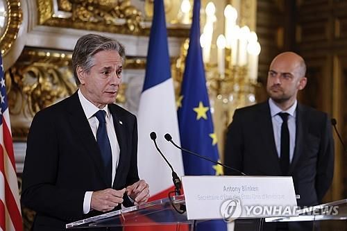 공동 기자회견하는 블링컨 美국무와 바로 佛외무 장관