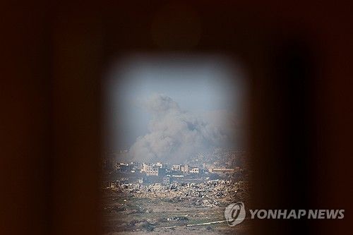 7일(현지시간) 가자지구에 피어오르는 연기