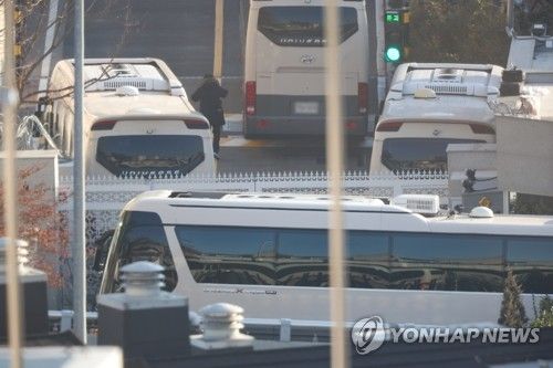 대통령 체포영장 기한 연장 나선 공조본…관저 상황은