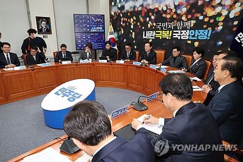 발언하는 이재명 대표