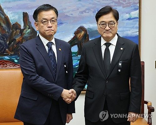 우원식 국회의장과 최상목 권한대행