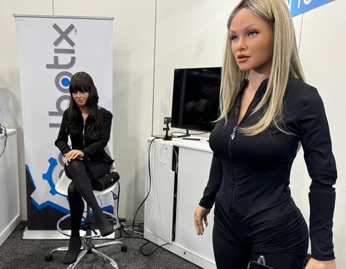 미 로봇 기업 리얼보틱스가 전시한 휴머노이드 로봇