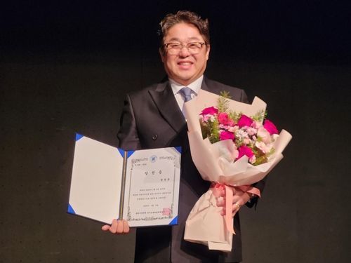 연임에 성공한 정창훈 대한수영연맹 회장. 