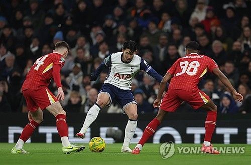 리버풀과의 경기에 출전한 손흥민