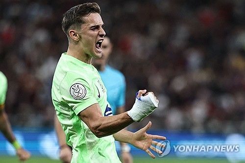 골세리머니를 펼치는 바르셀로나의 가비