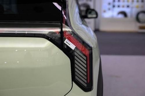 기아 EV3 스터디카에 적용된 롯데케미칼 친환경 PMMA 소재