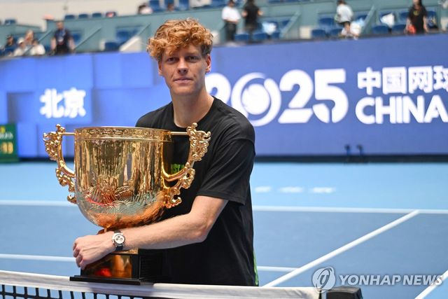 중국 대회에서 우승한 신네르