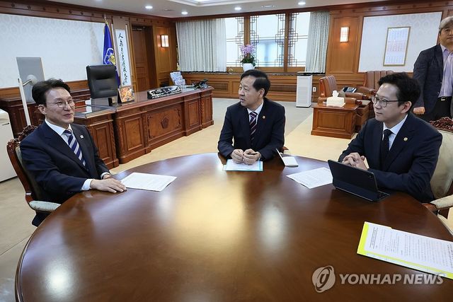 부총리들 만난 김민석 국무총리