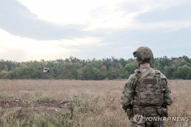 드론 날리는 러시아군