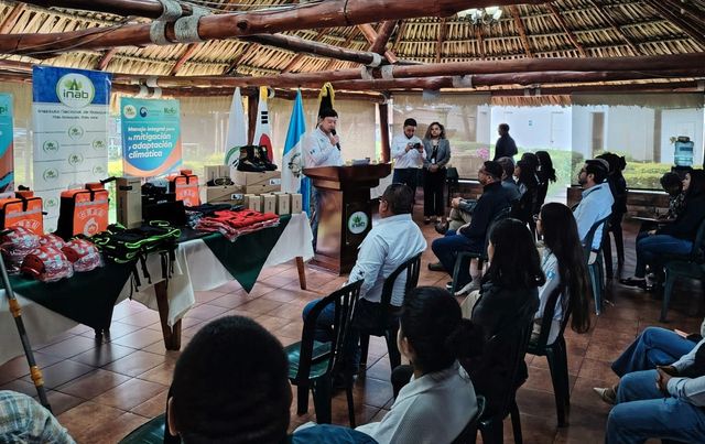 과테말라에 한국 산불 진화 기자재 기증