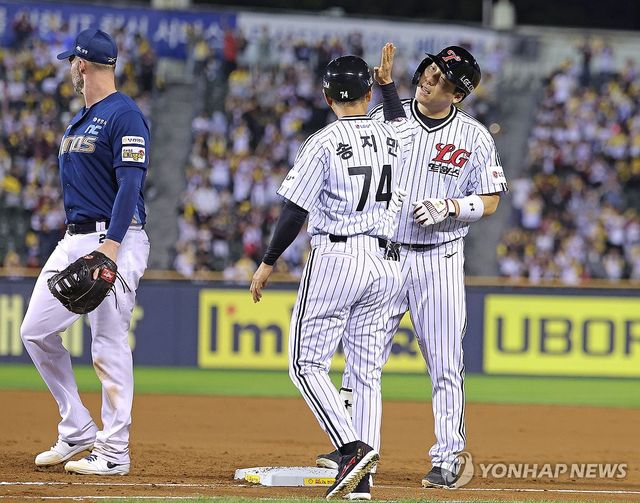 선제점 낸 김현수