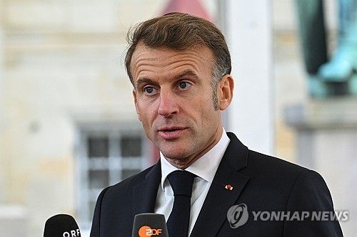 덴마크 코펜하겐 도착한 프랑스 마크롱 대통령
