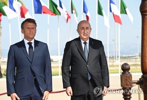 2022년 8월 알제리 방문한 마크롱 대통령