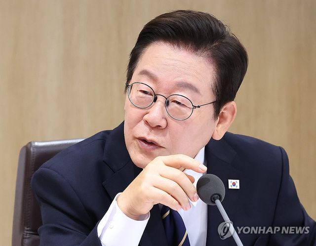 국무회의 주재하는 이재명 대통령