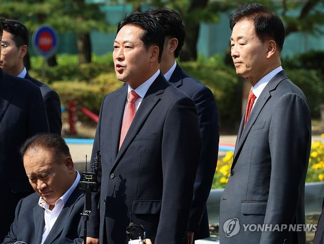 발언하는 장동혁 대표