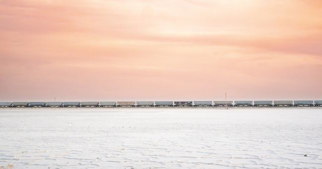 끝없는 소금 평원을 달리는 유니온 퍼시픽 철도 [사진/성연재 기자] 