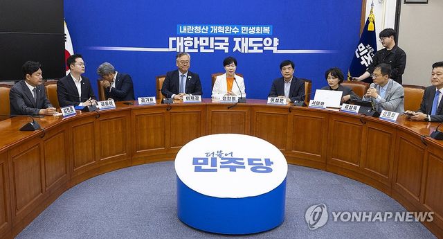 민주, 3대특검 특별위원회에서 발언하는 전현희 총괄 위원장